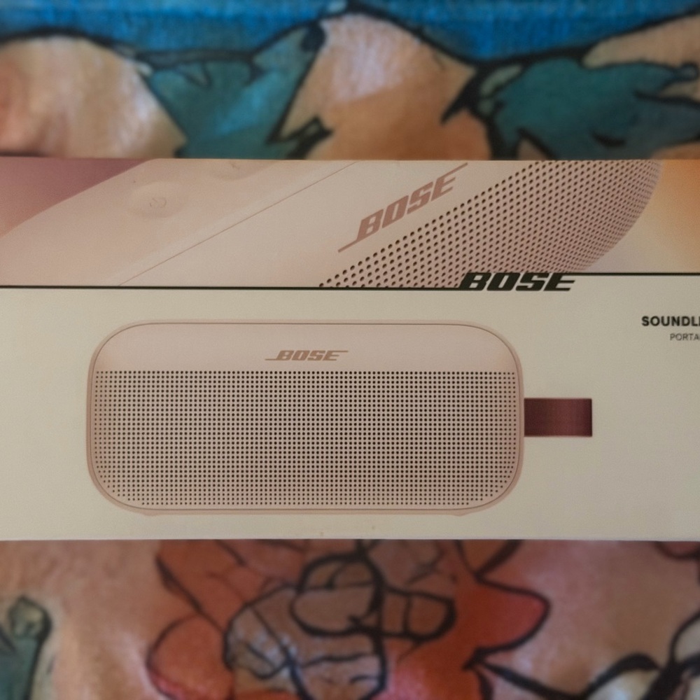 Bose SoundLink Portable Speaker in Pink